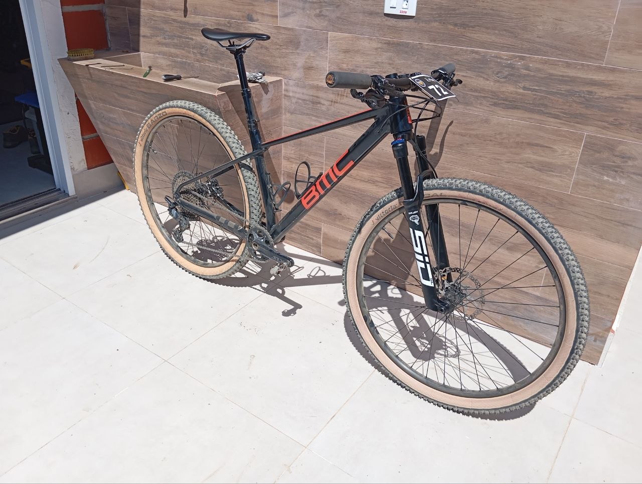 Post:  Why I ride Eggbeaters and not Shimano's SPD? STIs